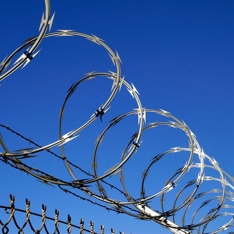 Why Engineers Choose Galvanized Razor Wire Security Fence for Long-Distance Infrastructure Protection
